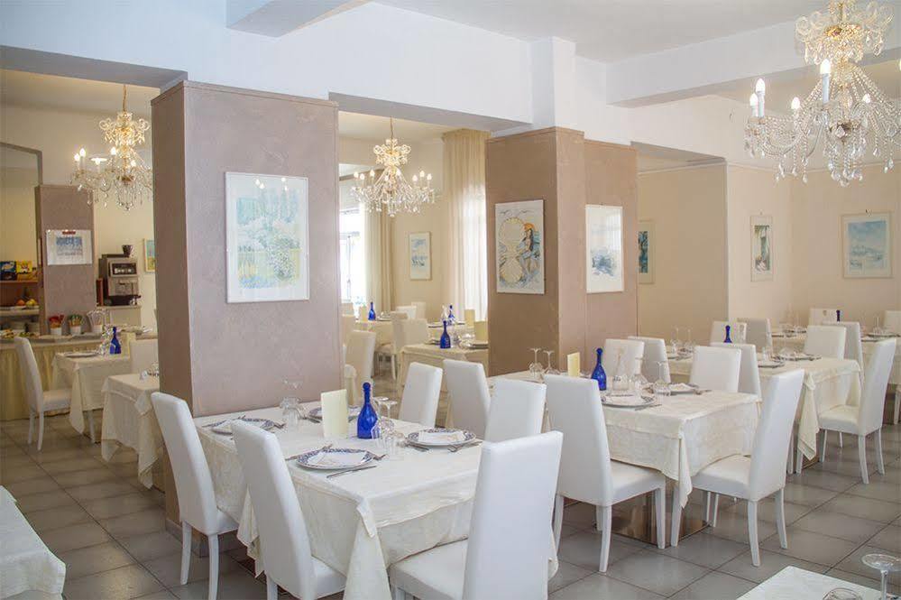 Hotel Cristall San Benedetto del Tronto Exterior foto